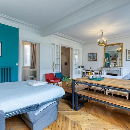 Bed & Breakfast Dans Les Arbres A Montmartre Parigi
