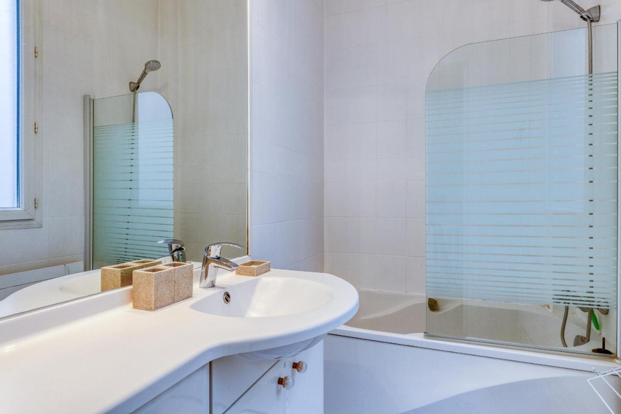 Bed & Breakfast Dans Les Arbres A Montmartre Parigi