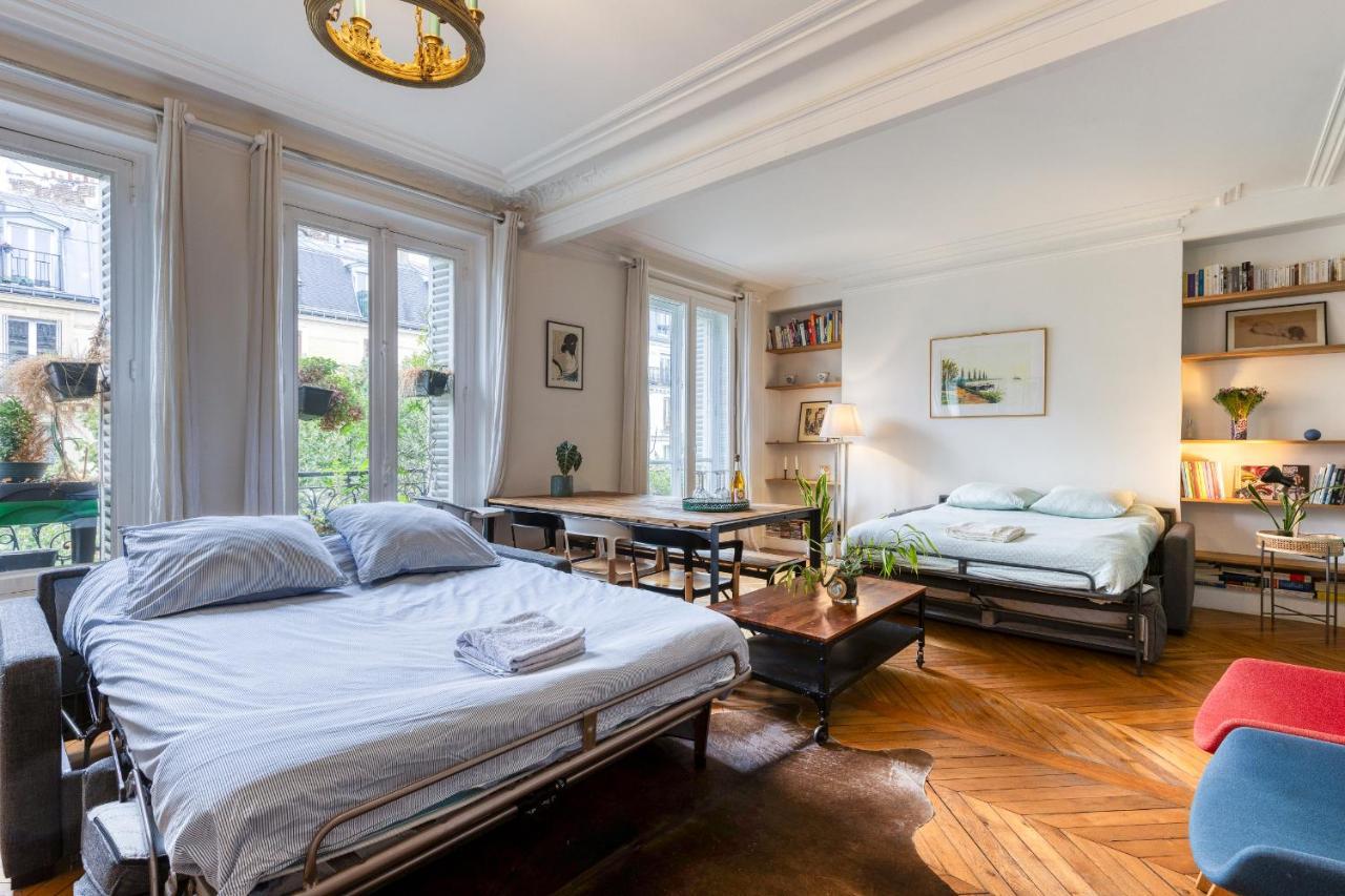 Dans Les Arbres A Montmartre Bed & Breakfast Parigi